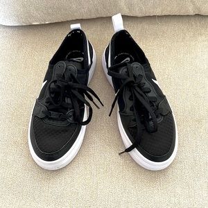 Size 6 Nike sneakers